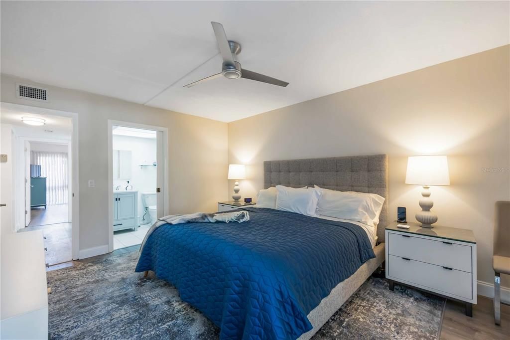 For Sale: $270,000 (2 beds, 2 baths, 1254 Square Feet)