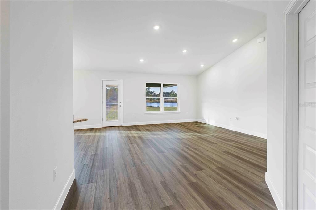 На продажу: $373,400 (4 спален, 2 ванн, 1760 Квадратных фут)