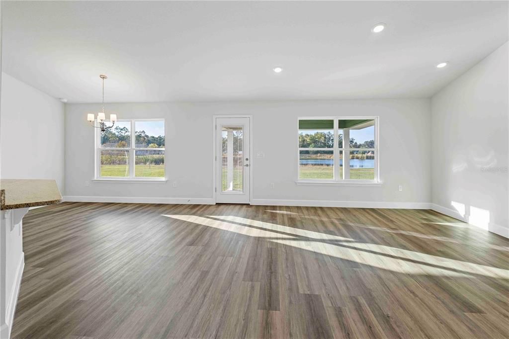 На продажу: $373,400 (4 спален, 2 ванн, 1760 Квадратных фут)