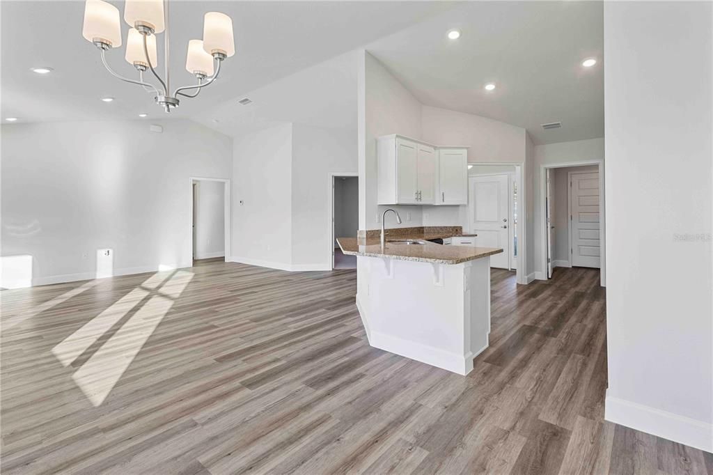 На продажу: $373,400 (4 спален, 2 ванн, 1760 Квадратных фут)