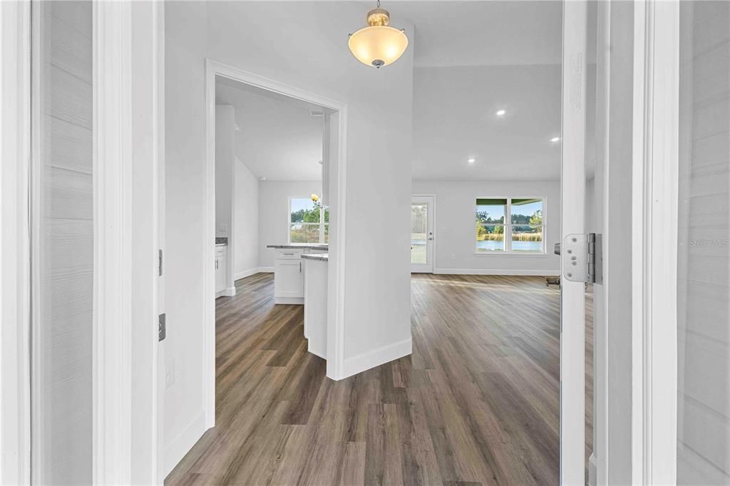 На продажу: $373,400 (4 спален, 2 ванн, 1760 Квадратных фут)