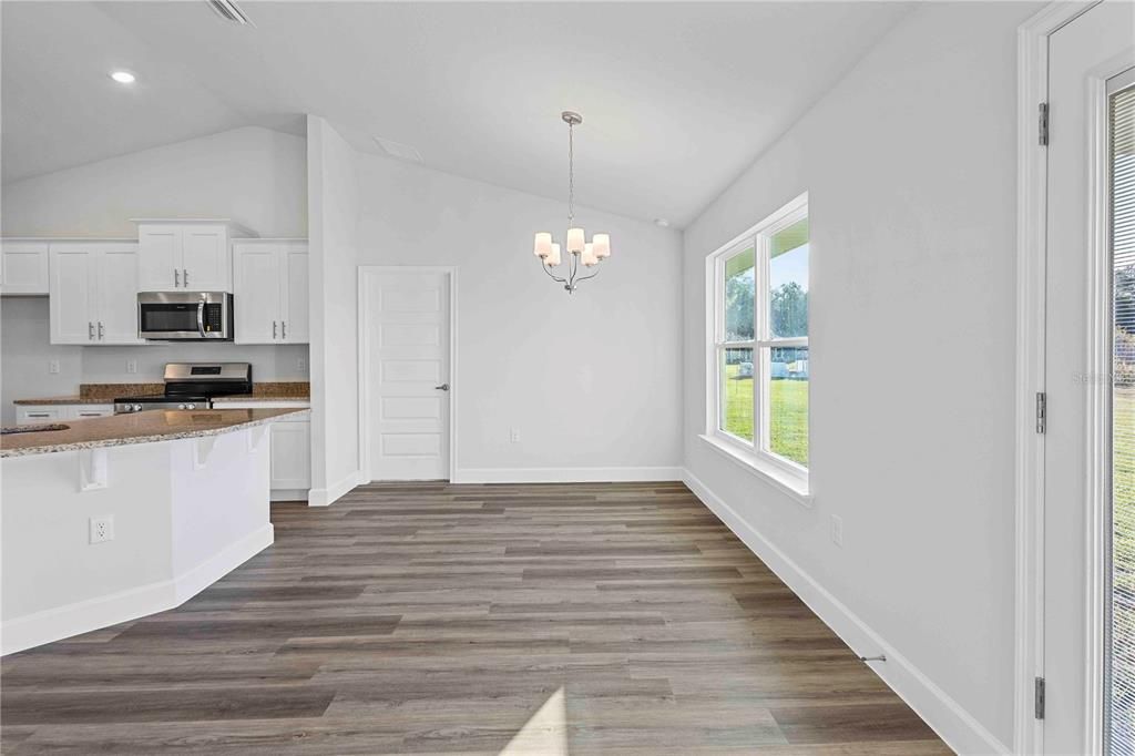 На продажу: $373,400 (4 спален, 2 ванн, 1760 Квадратных фут)