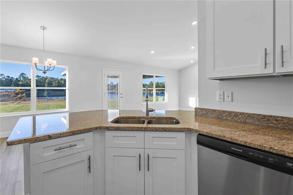 На продажу: $373,400 (4 спален, 2 ванн, 1760 Квадратных фут)