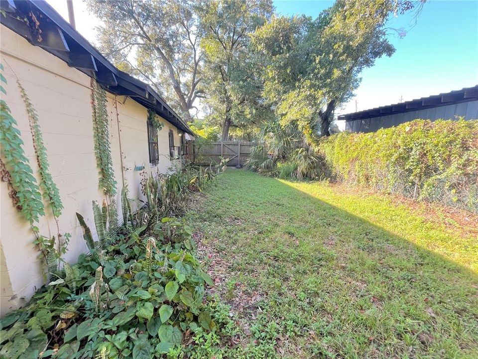 For Rent: $950 (1 beds, 1 baths, 500 Square Feet)