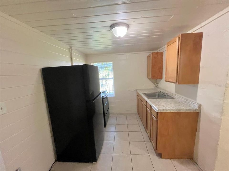 For Rent: $950 (1 beds, 1 baths, 500 Square Feet)