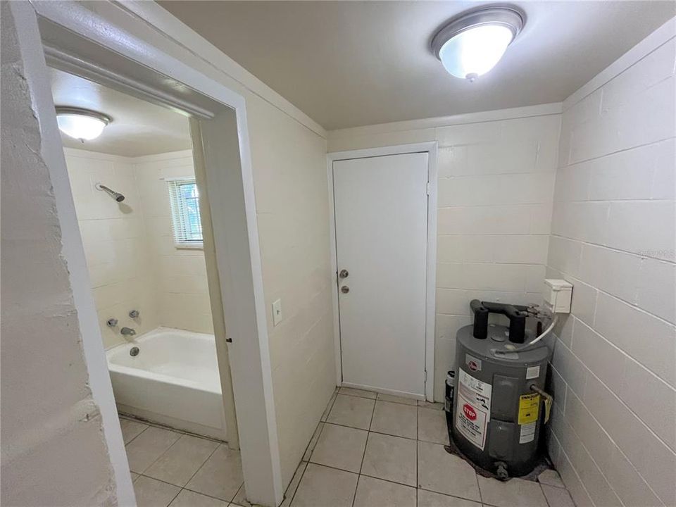 For Rent: $950 (1 beds, 1 baths, 500 Square Feet)