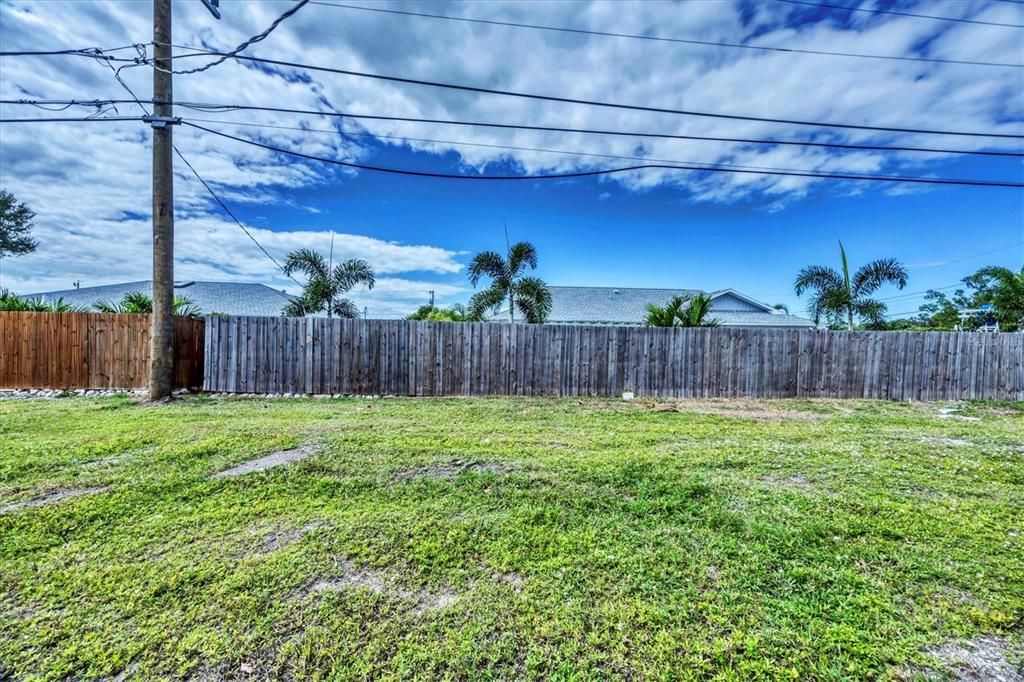 For Sale: $179,000 (3 beds, 2 baths, 1284 Square Feet)