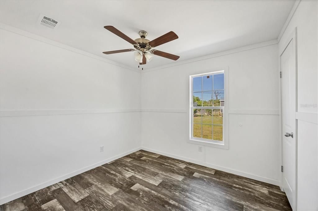 For Sale: $179,000 (3 beds, 2 baths, 1284 Square Feet)
