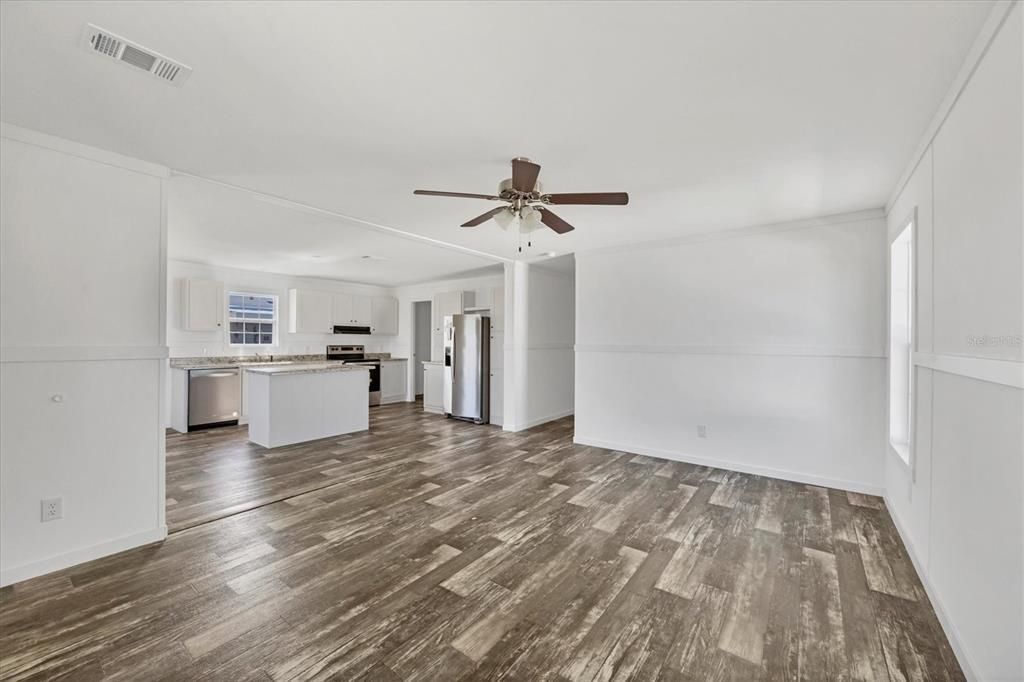 For Sale: $179,000 (3 beds, 2 baths, 1284 Square Feet)