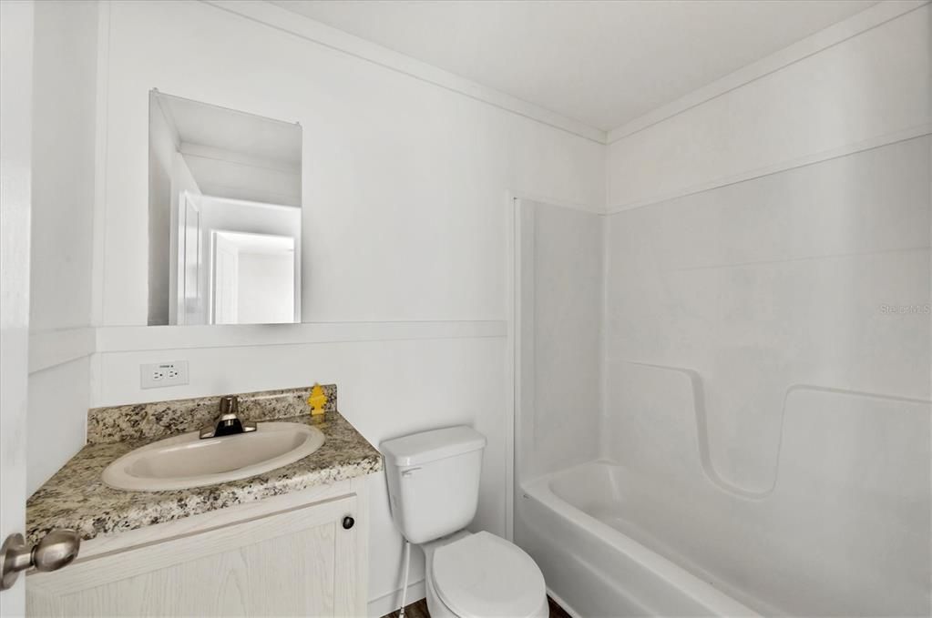 For Sale: $179,000 (3 beds, 2 baths, 1284 Square Feet)