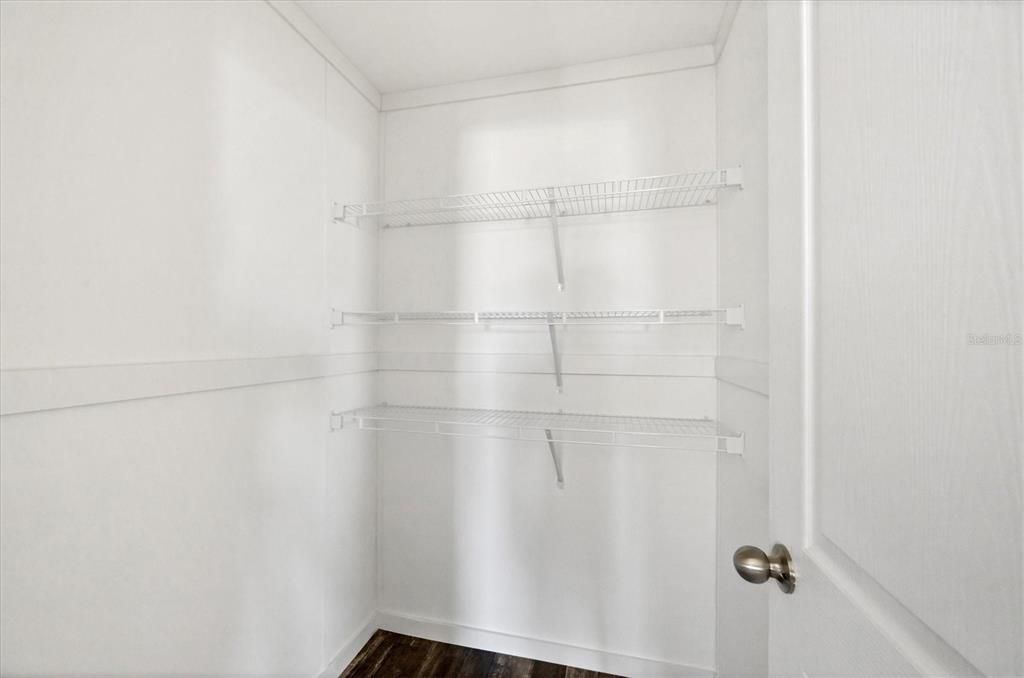 For Sale: $179,000 (3 beds, 2 baths, 1284 Square Feet)