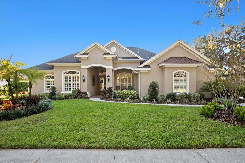 Под контрактом: $1,100,000 (4 спален, 3 ванн, 3712 Квадратных фут)