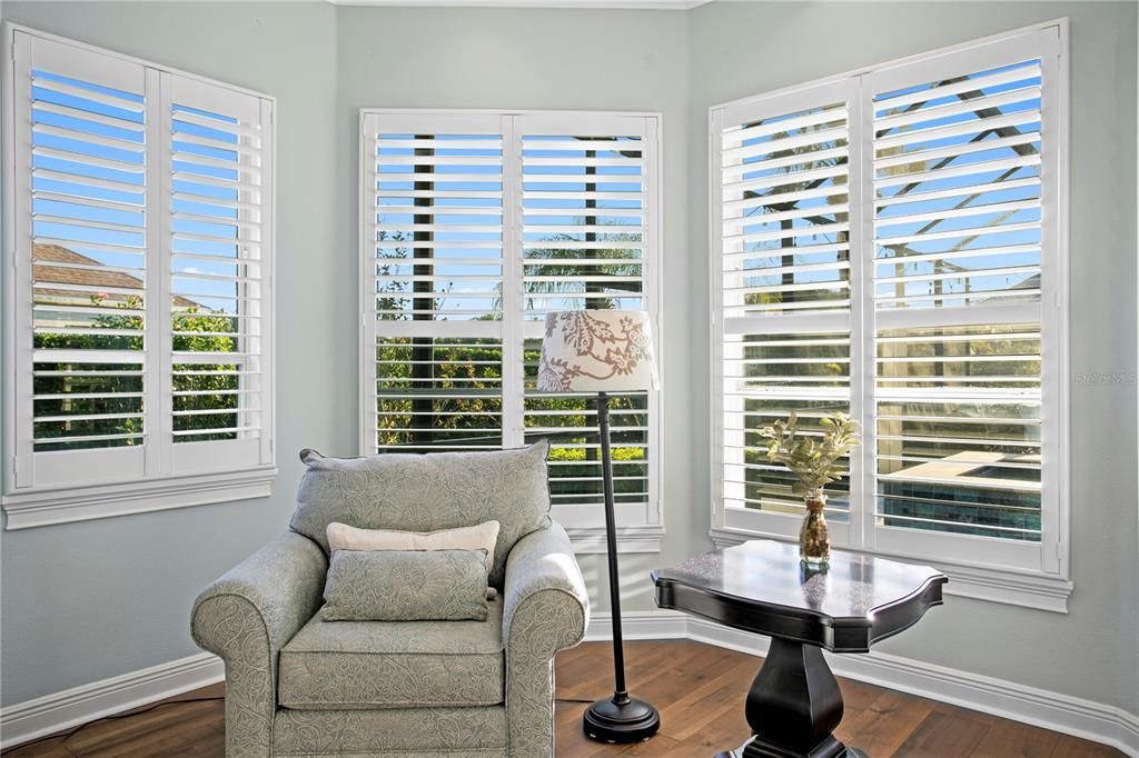 Под контрактом: $1,100,000 (4 спален, 3 ванн, 3712 Квадратных фут)