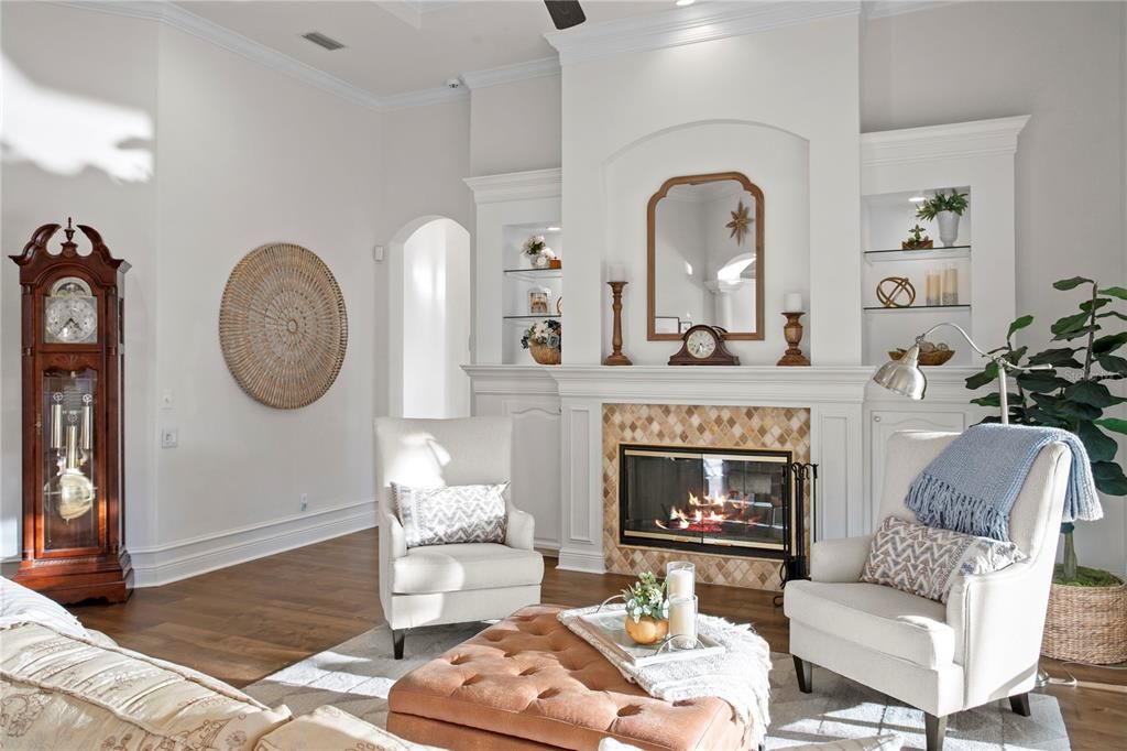 Под контрактом: $1,100,000 (4 спален, 3 ванн, 3712 Квадратных фут)