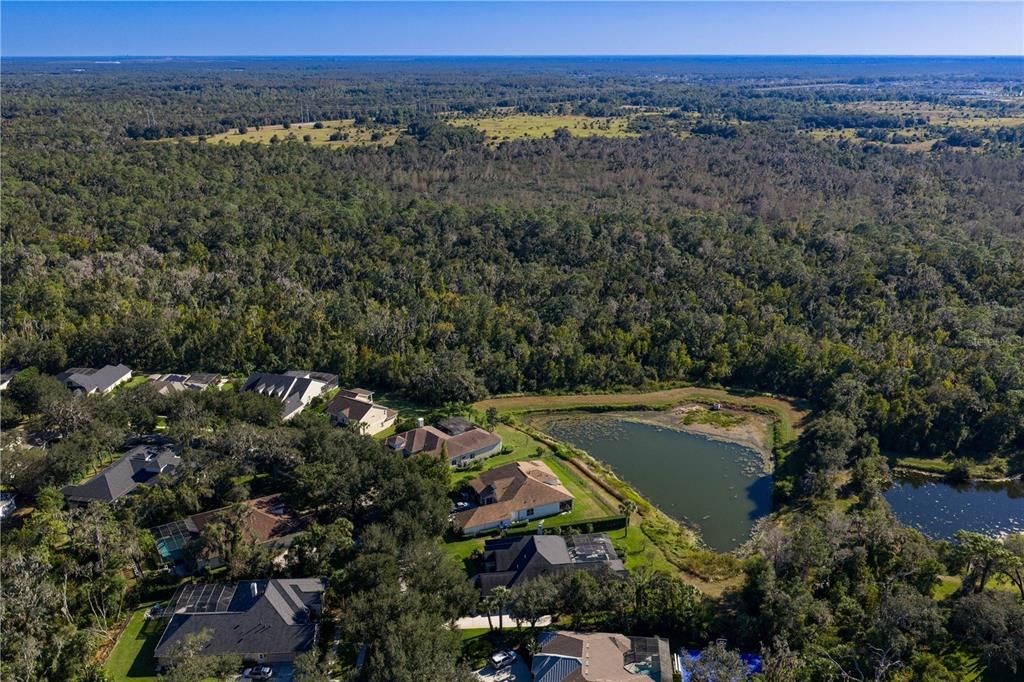 Под контрактом: $1,100,000 (4 спален, 3 ванн, 3712 Квадратных фут)