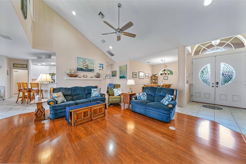 待售: $995,000 (4 贝兹, 3 浴室, 2872 平方英尺)