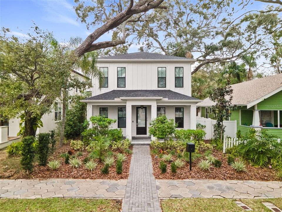 For Sale: $2,700,000 (5 beds, 3 baths, 3652 Square Feet)