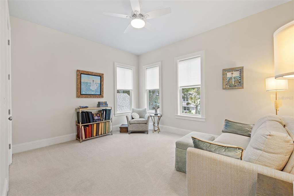 For Sale: $2,700,000 (5 beds, 3 baths, 3652 Square Feet)