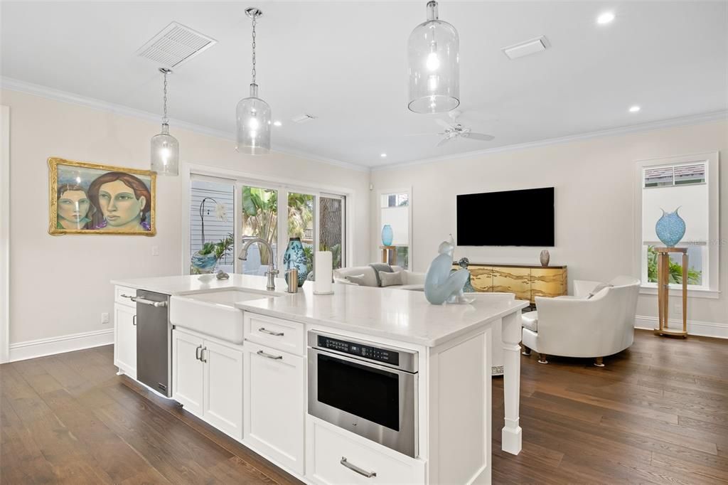 For Sale: $2,700,000 (5 beds, 3 baths, 3652 Square Feet)