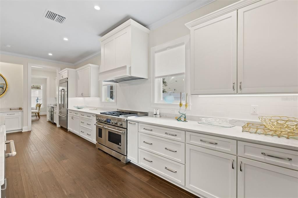 For Sale: $2,700,000 (5 beds, 3 baths, 3652 Square Feet)