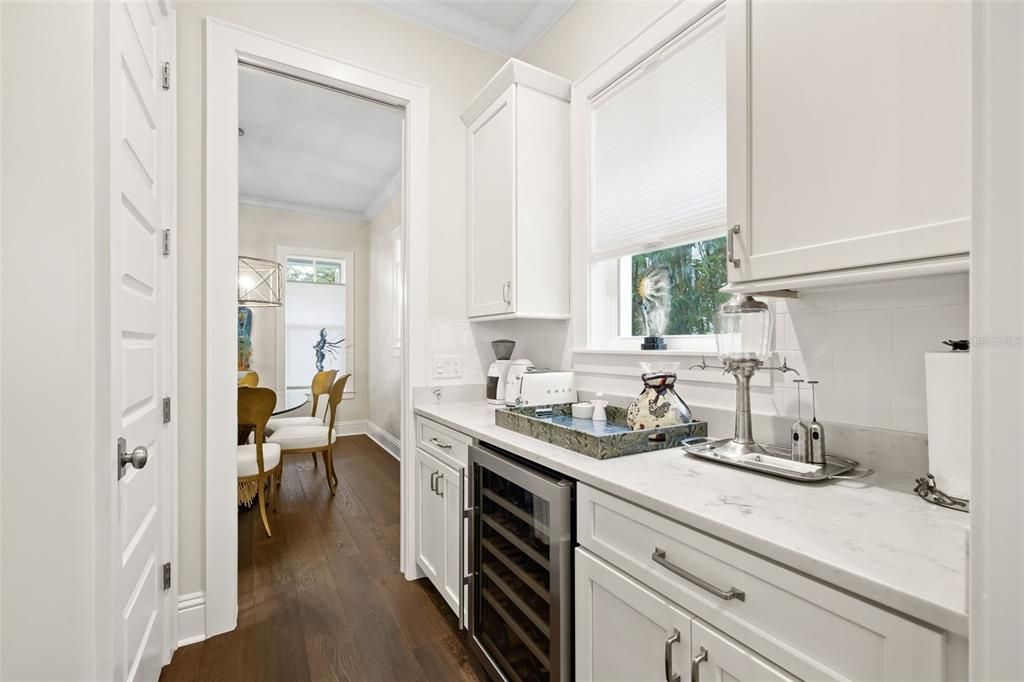 For Sale: $2,700,000 (5 beds, 3 baths, 3652 Square Feet)