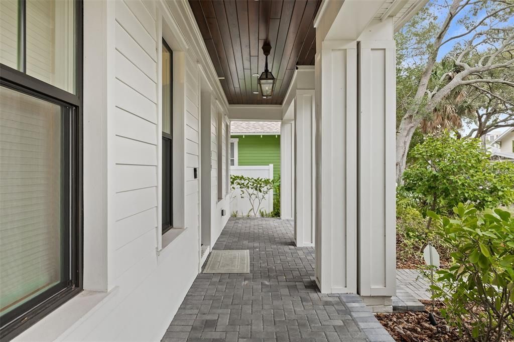 For Sale: $2,700,000 (5 beds, 3 baths, 3652 Square Feet)