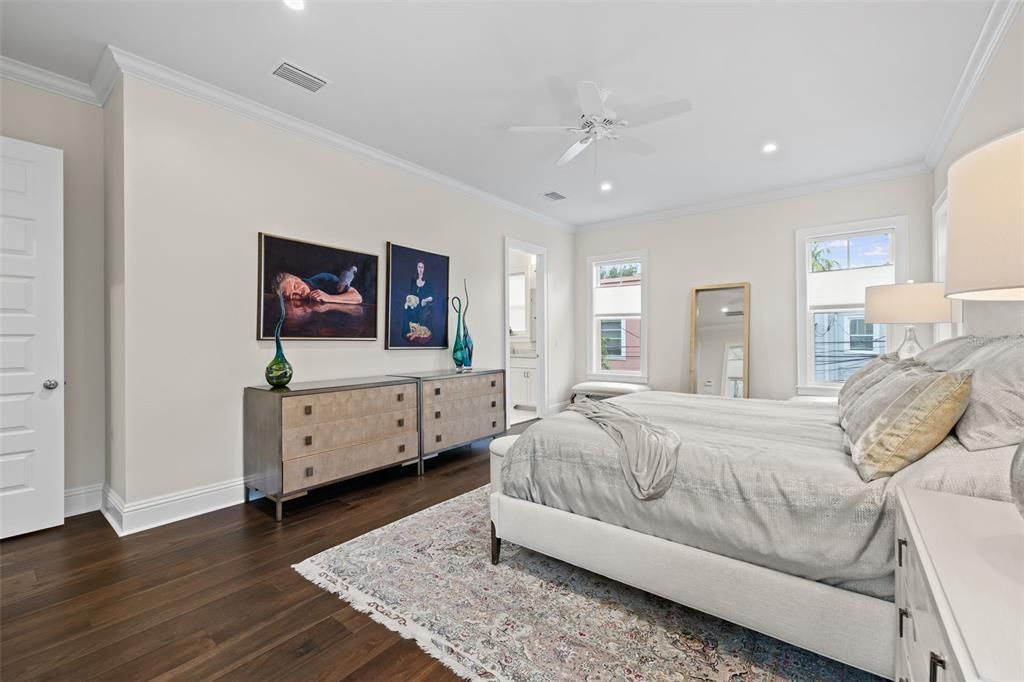 For Sale: $2,700,000 (5 beds, 3 baths, 3652 Square Feet)