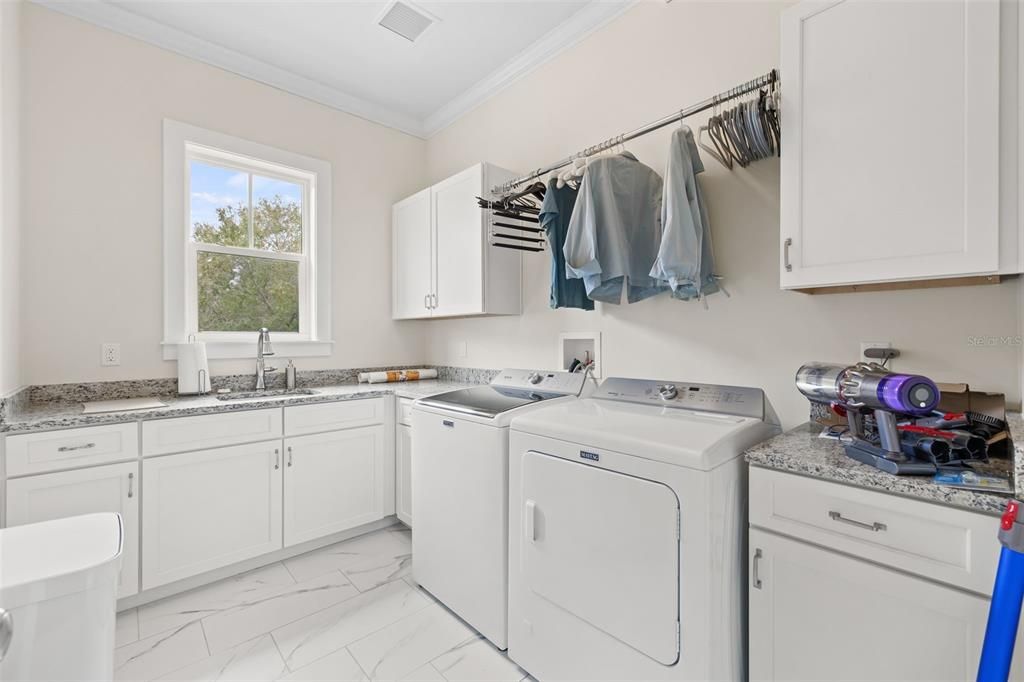 For Sale: $2,700,000 (5 beds, 3 baths, 3652 Square Feet)