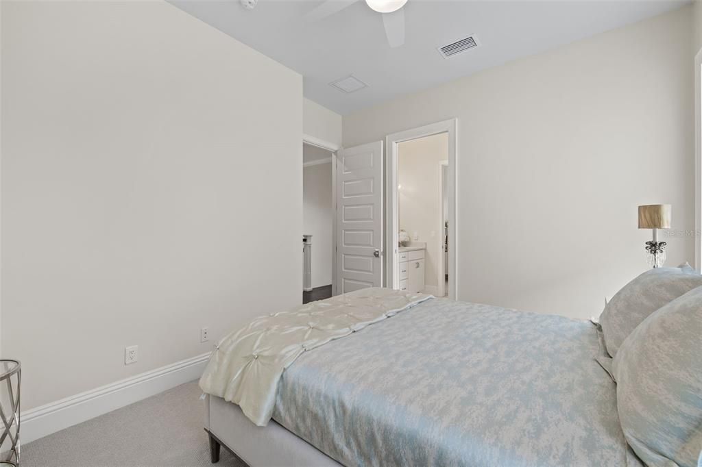 For Sale: $2,700,000 (5 beds, 3 baths, 3652 Square Feet)