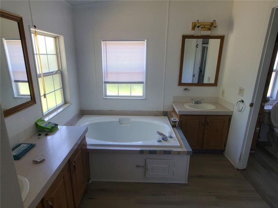 待售: $269,000 (3 贝兹, 2 浴室, 1932 平方英尺)