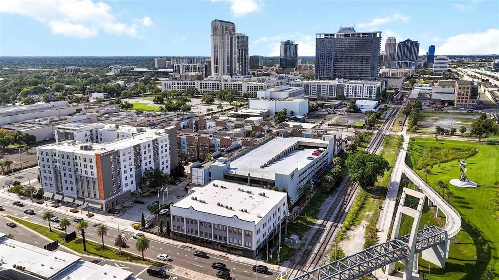 For Rent: $2,800 (1 beds, 1 baths, 1350 Square Feet)