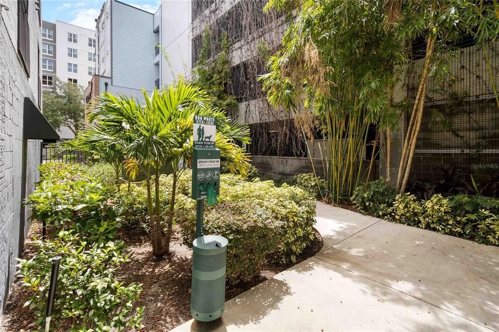 For Rent: $2,800 (1 beds, 1 baths, 1350 Square Feet)