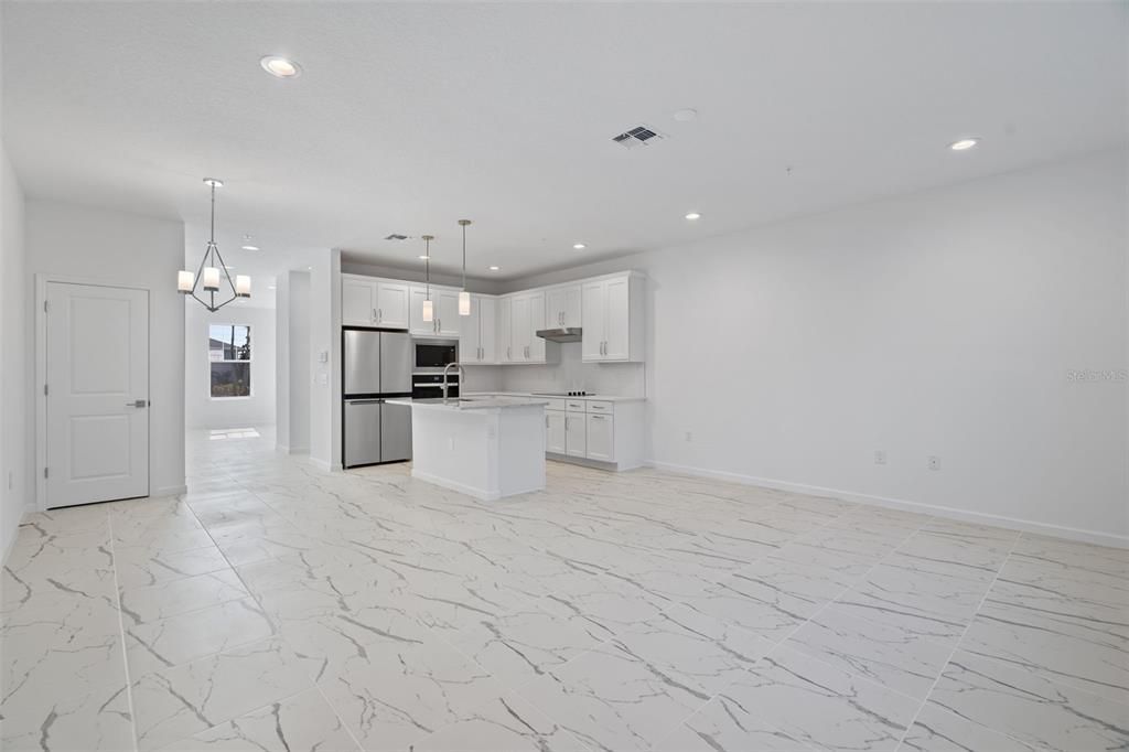 出租: $2,450 (3 贝兹, 2 浴室, 1894 平方英尺)