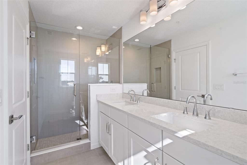 出租: $2,450 (3 贝兹, 2 浴室, 1894 平方英尺)