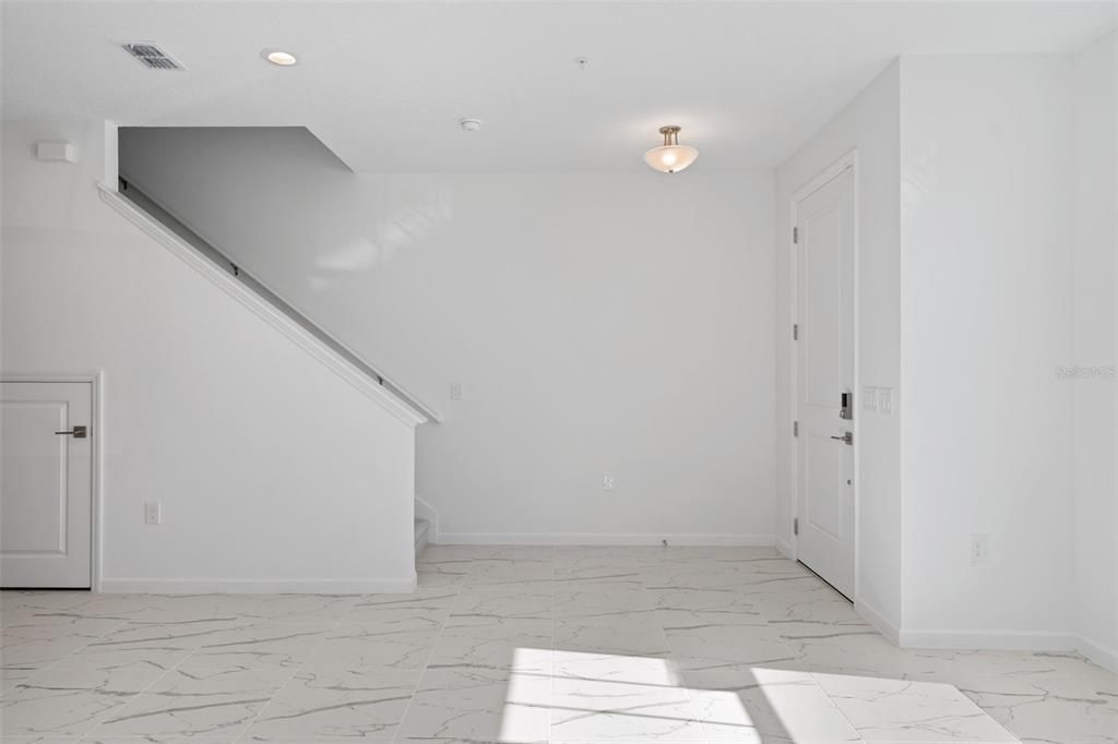 出租: $2,450 (3 贝兹, 2 浴室, 1894 平方英尺)