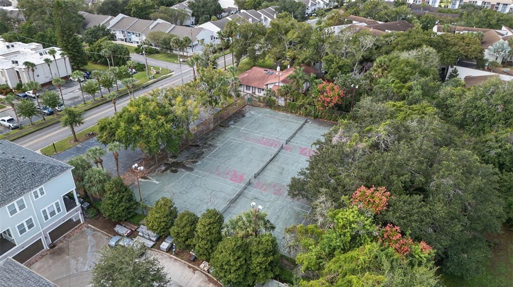 На продажу: $209,990 (2 спален, 2 ванн, 1252 Квадратных фут)