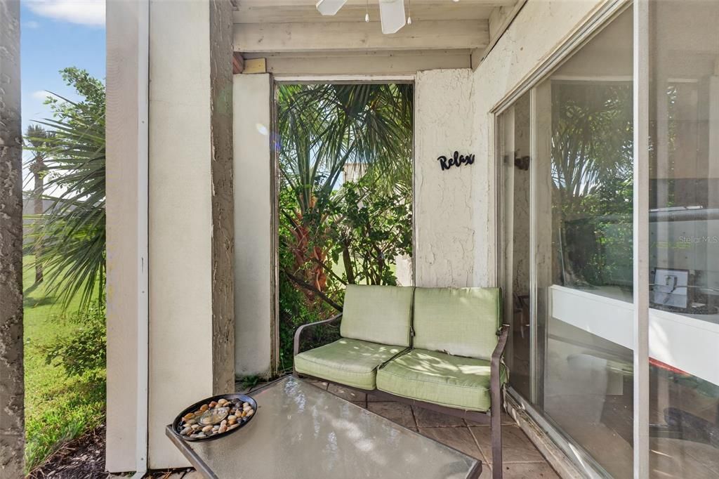 На продажу: $209,990 (2 спален, 2 ванн, 1252 Квадратных фут)