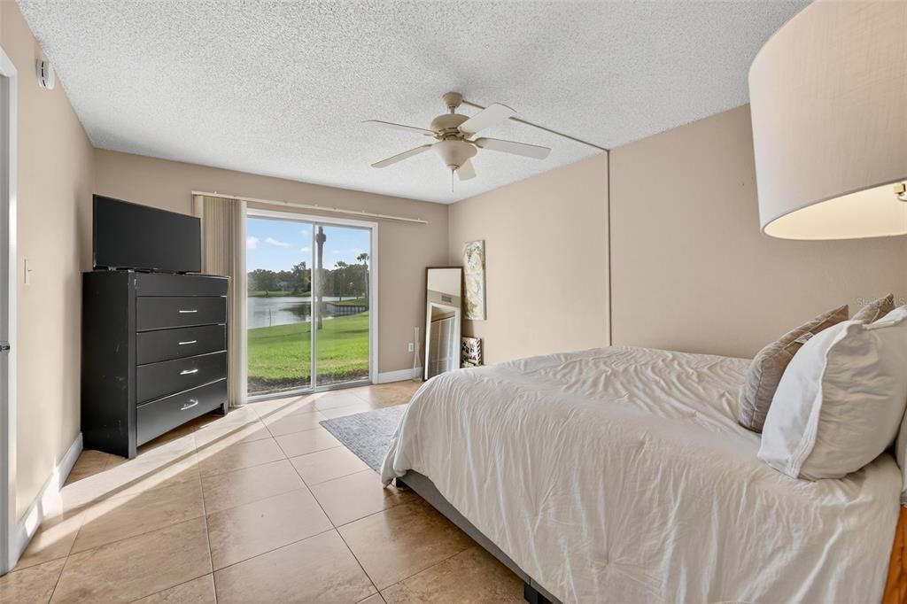 На продажу: $209,990 (2 спален, 2 ванн, 1252 Квадратных фут)