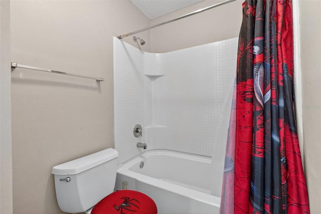 На продажу: $209,990 (2 спален, 2 ванн, 1252 Квадратных фут)