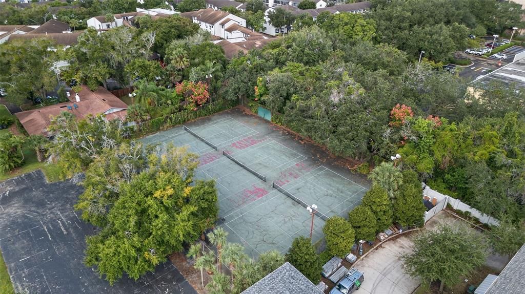 На продажу: $209,990 (2 спален, 2 ванн, 1252 Квадратных фут)