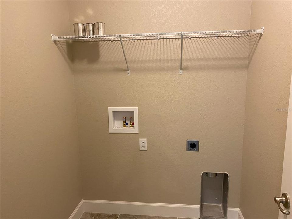 For Rent: $1,595 (3 beds, 2 baths, 1332 Square Feet)