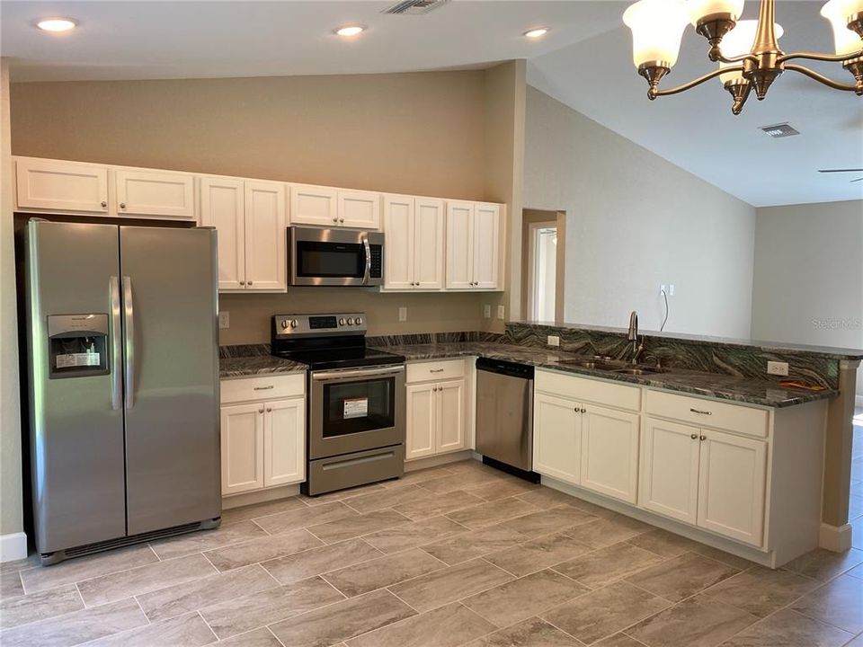 For Rent: $1,595 (3 beds, 2 baths, 1332 Square Feet)