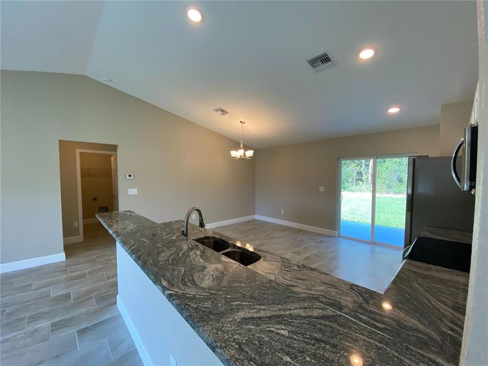 For Rent: $1,595 (3 beds, 2 baths, 1332 Square Feet)