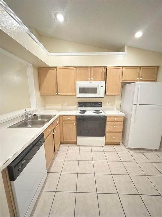 For Rent: $1,750 (2 beds, 2 baths, 1013 Square Feet)