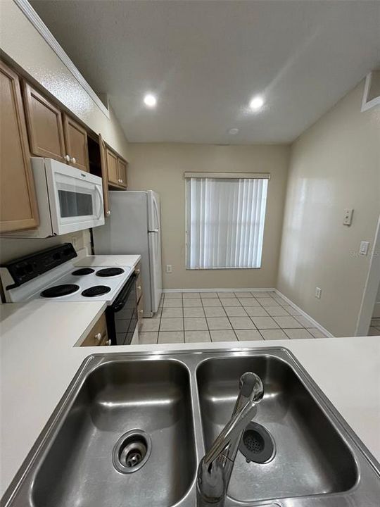 For Rent: $1,750 (2 beds, 2 baths, 1013 Square Feet)