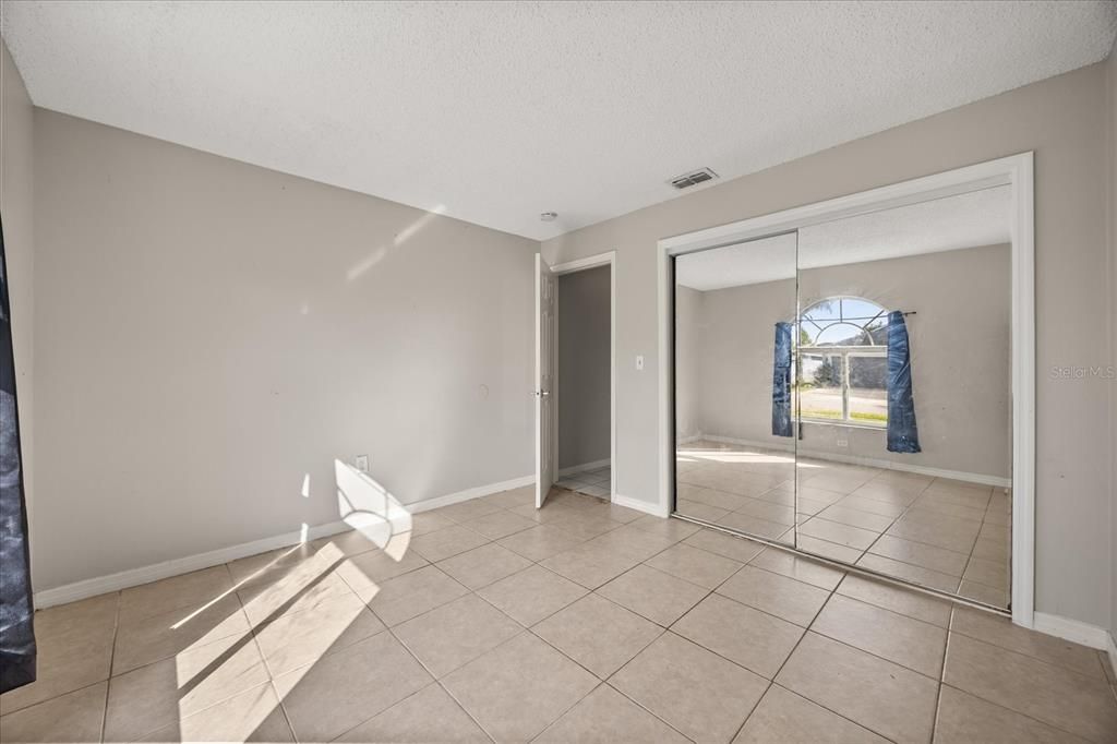 待售: $300,000 (3 贝兹, 2 浴室, 1208 平方英尺)