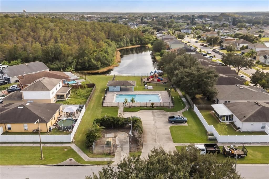 待售: $300,000 (3 贝兹, 2 浴室, 1208 平方英尺)