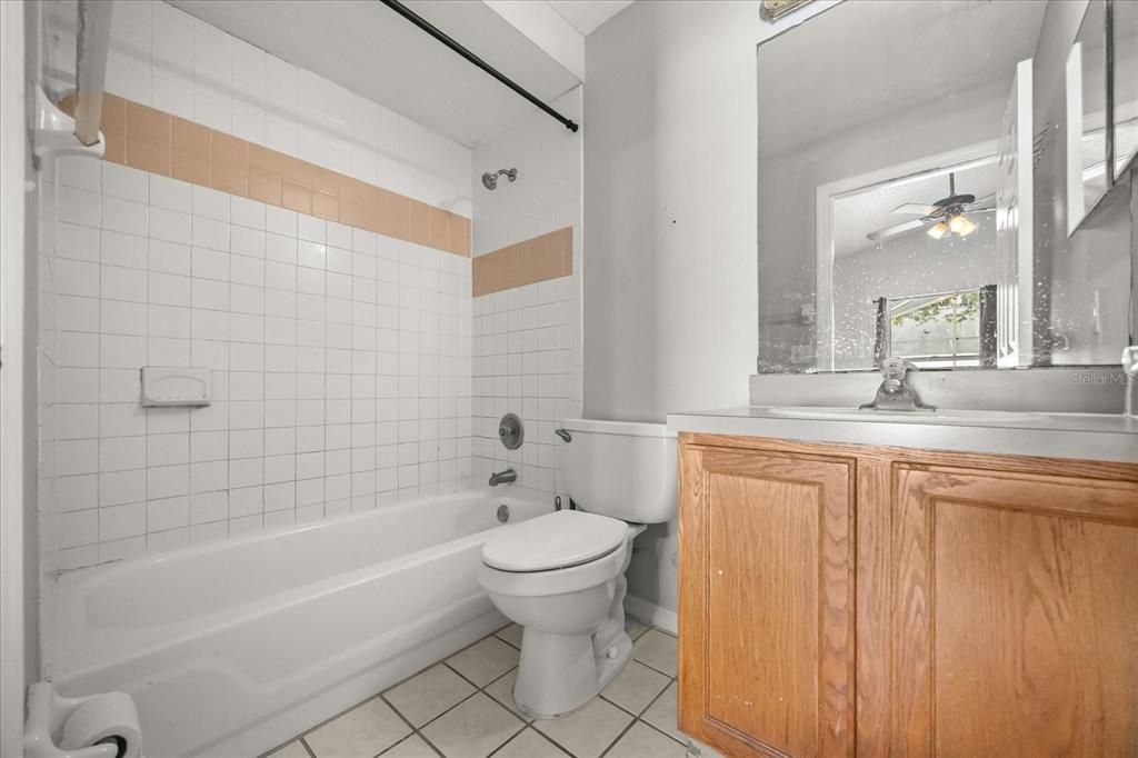 待售: $300,000 (3 贝兹, 2 浴室, 1208 平方英尺)