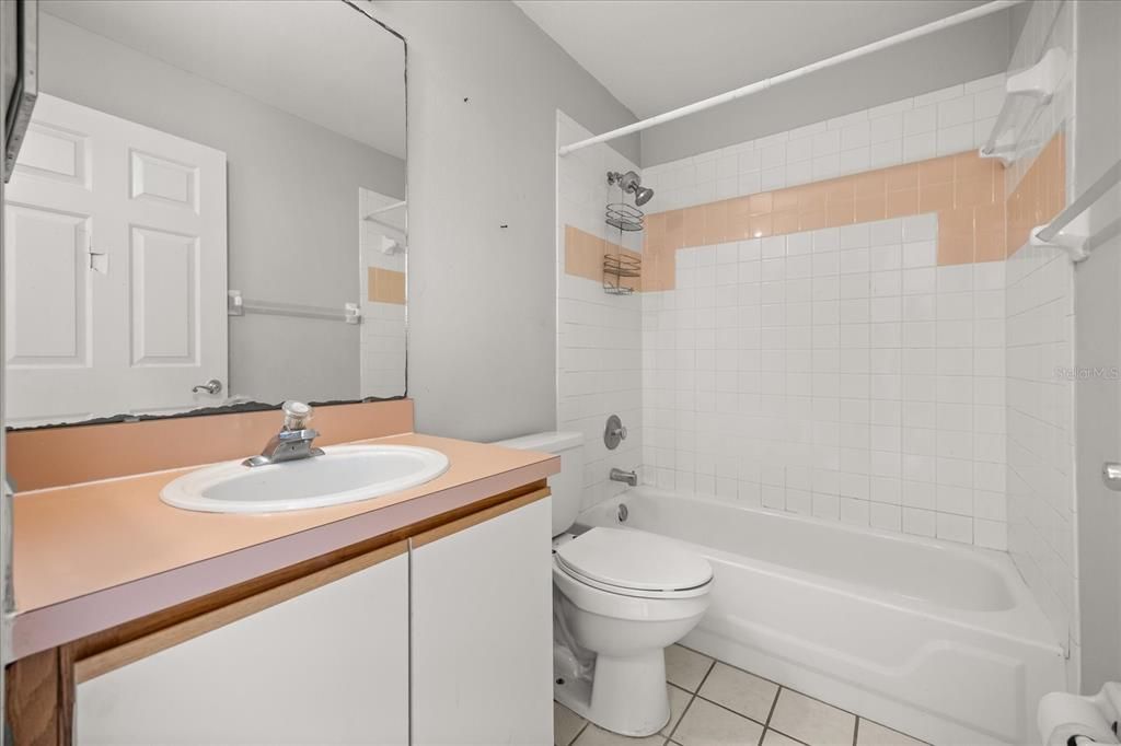 待售: $300,000 (3 贝兹, 2 浴室, 1208 平方英尺)