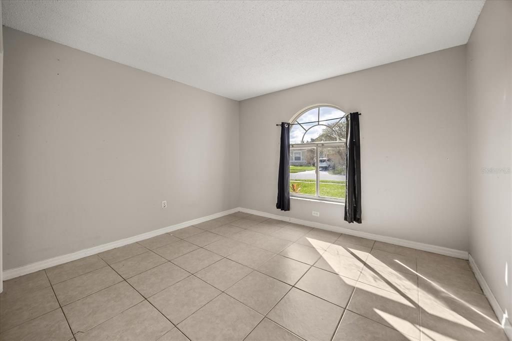 待售: $300,000 (3 贝兹, 2 浴室, 1208 平方英尺)